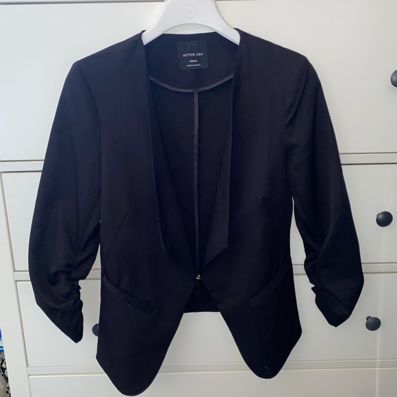 Black blazer with ruched arms - Picture 1 of 4